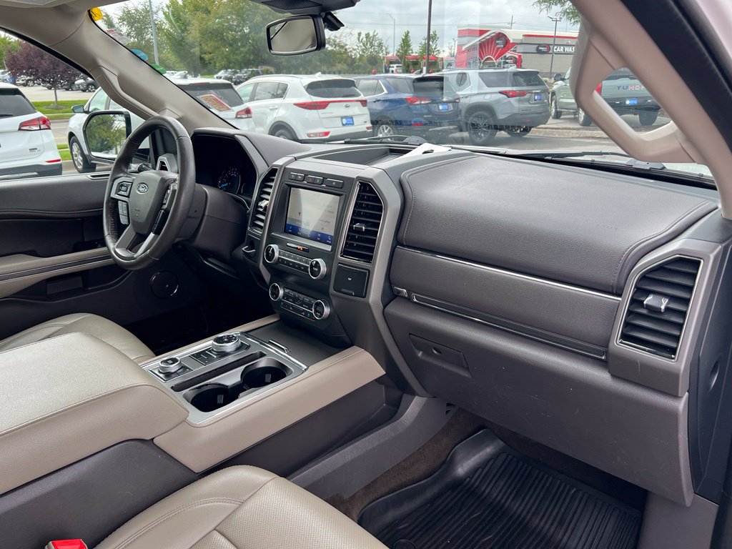 Used 2020 Ford Expedition Max XLT w/ Equipment Group 202A AWD/4WD image 30