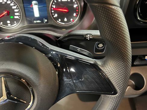 Used 2025 Mercedes-Benz Sprinter 2500 image 24