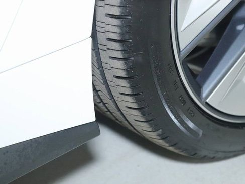 Used 2025 BMW i4 xDrive40i w/ Parking Assistance Package image 37