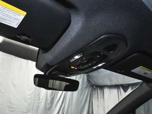 Used 2024 Porsche Cayenne AWD/4WD image 36