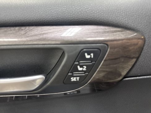 Used 2023 Toyota Highlander Platinum AWD/4WD image 29
