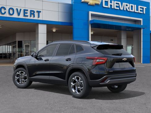 New 2026 Chevrolet Trax LT image 3