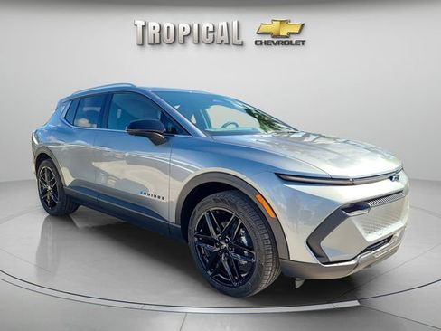 New 2026 Chevrolet Equinox EV LT w/ LPO, Blackout Package FWD image 7