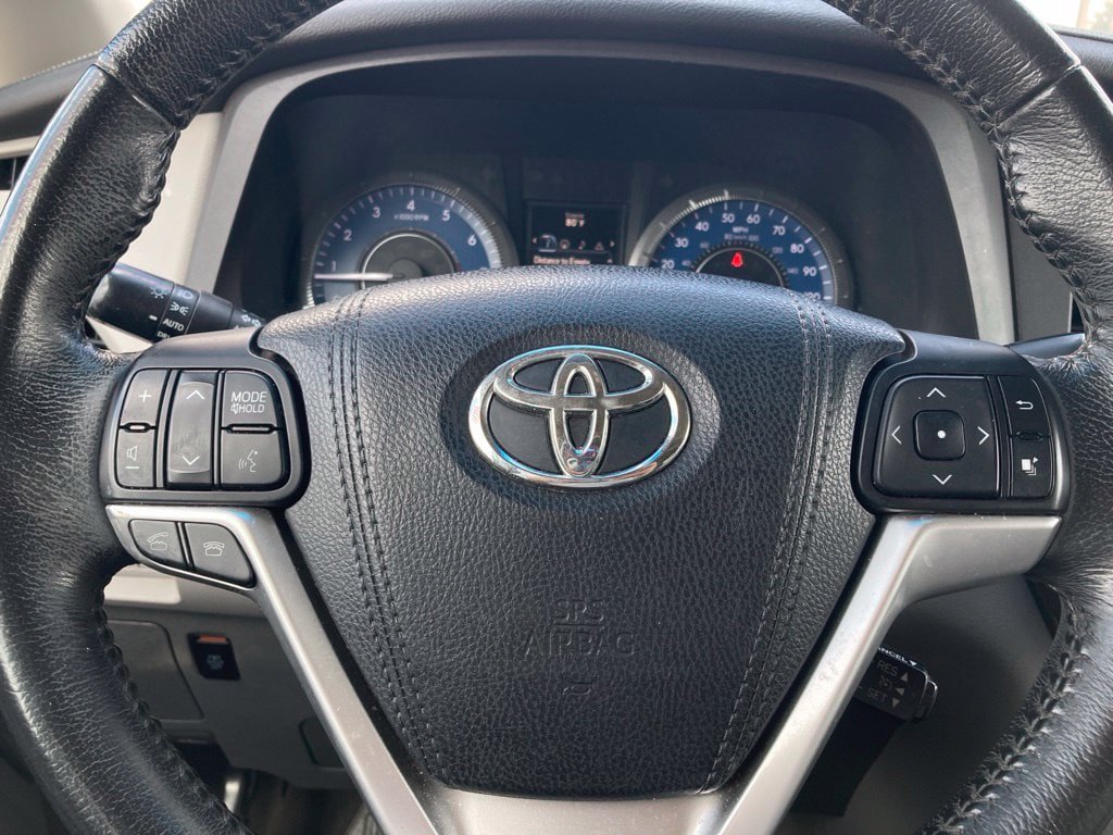 Used 2015 Toyota Sienna XLE Premium FWD image 18