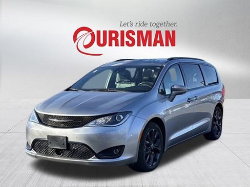 Used 2020 Chrysler Pacifica Touring-L w/ Advanced Safetytec Group image 5