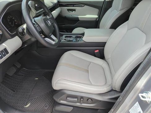 Used 2025 Honda Pilot Touring image 16