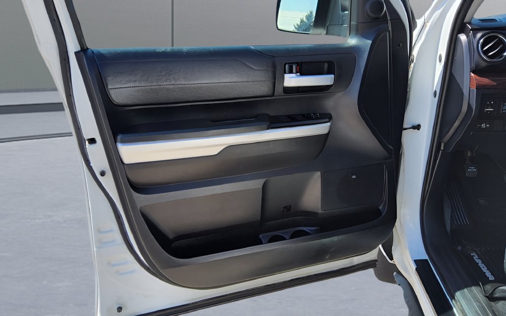 Used 2017 Toyota Tundra Limited AWD/4WD image 25
