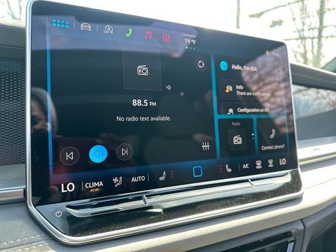 New 2026 Volkswagen Tiguan SE R-Line AWD/4WD image 9