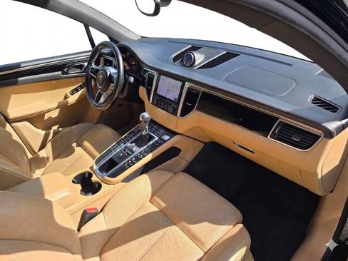 Used 2017 Porsche Macan image 9