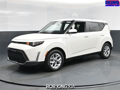 New 2025 Kia Soul LX w/ LX Technology Package