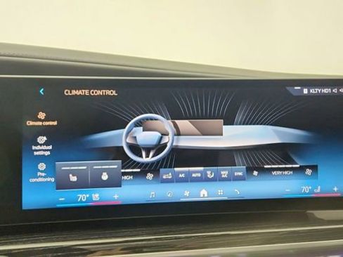 Used 2025 BMW 740i image 54