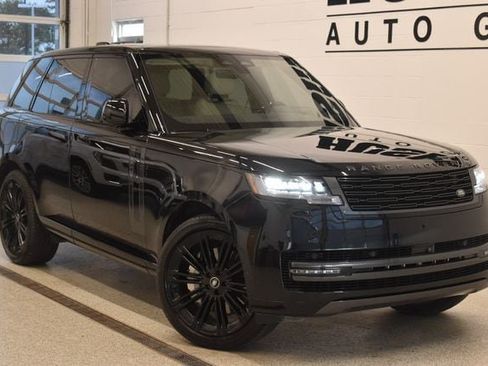 Used 2025 Land Rover Range Rover SE AWD/4WD image 1
