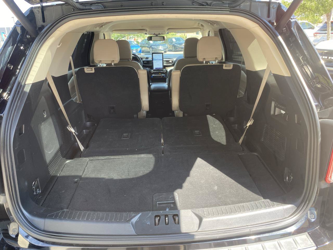 Used 2022 Ford Explorer XLT RWD image 32