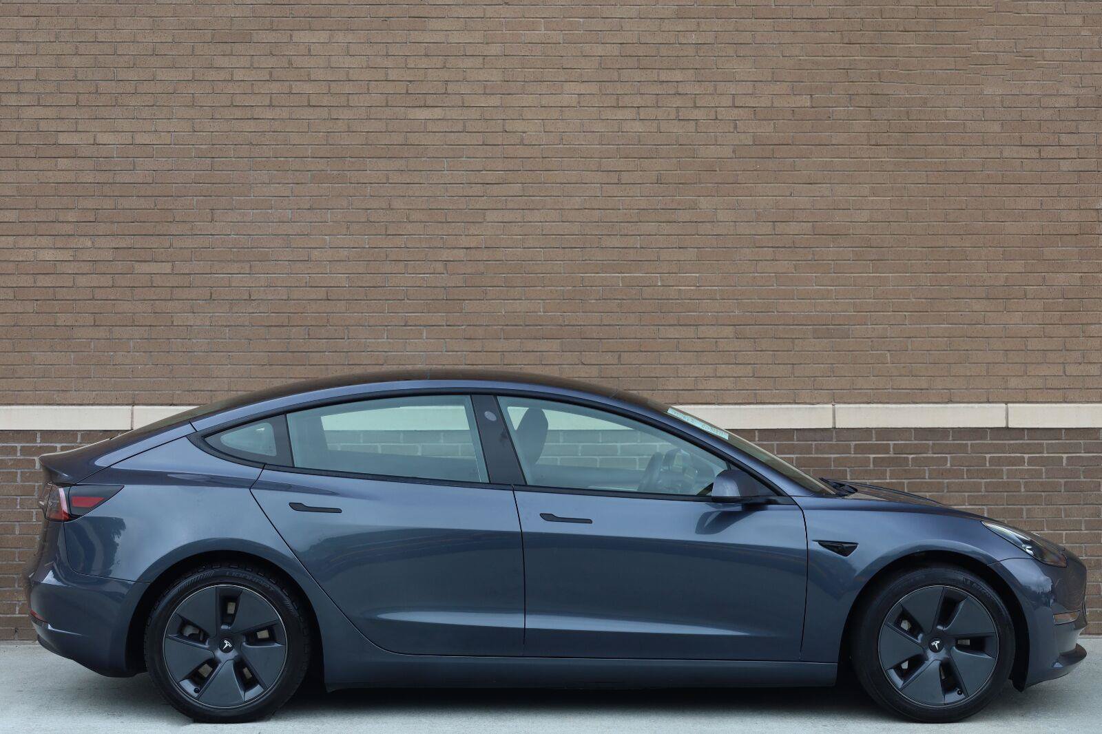 Used 2022 Tesla Model 3 Long Range AWD/4WD image 3