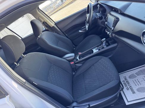 Used 2023 Nissan Kicks SV FWD image 11