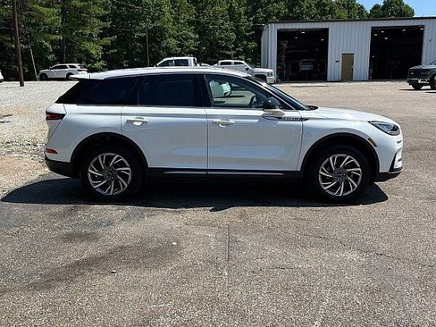 Used 2023 Lincoln Corsair FWD image 8