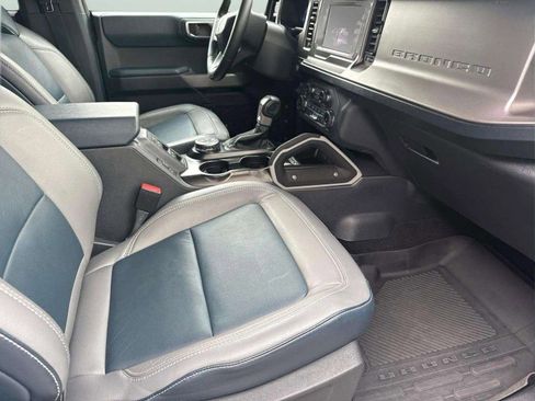 Used 2022 Ford Bronco Outer Banks w/ Sasquatch Package AWD/4WD image 2