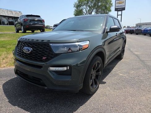 Used 2022 Ford Explorer ST w/ Equipment Group 401A AWD/4WD image 2