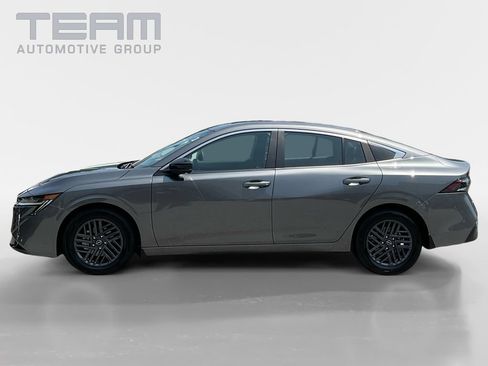 Used 2026 Nissan Sentra SV w/ SV Convenience Package FWD image 4