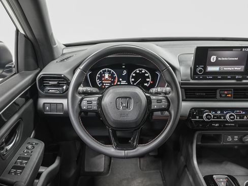 Used 2023 Honda Pilot Sport image 17