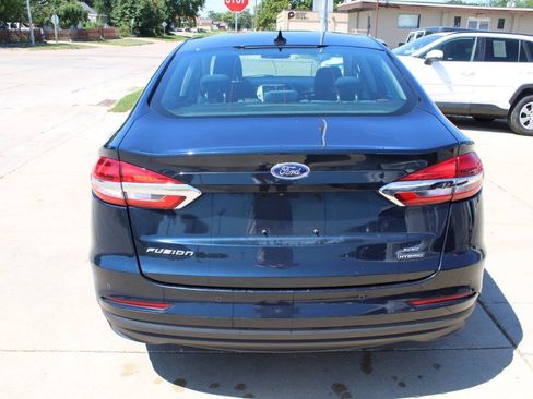 Used 2020 Ford Fusion SE FWD image 7