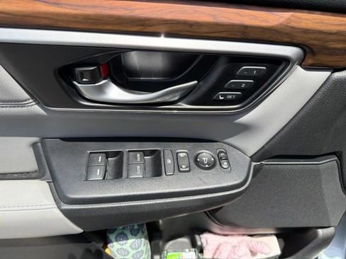 Used 2018 Honda CR-V Touring image 15