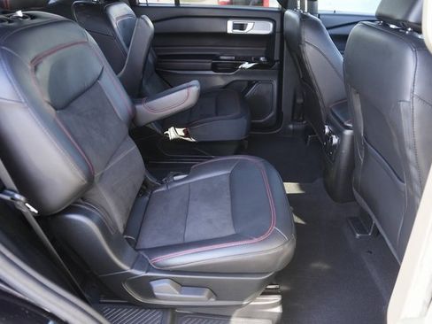 Certified 2023 Ford Explorer ST-Line w/ Class IV Trailer Tow Package image 16