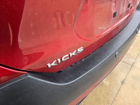 Used 2020 Nissan Kicks SR w/ SR Premium Package image 10