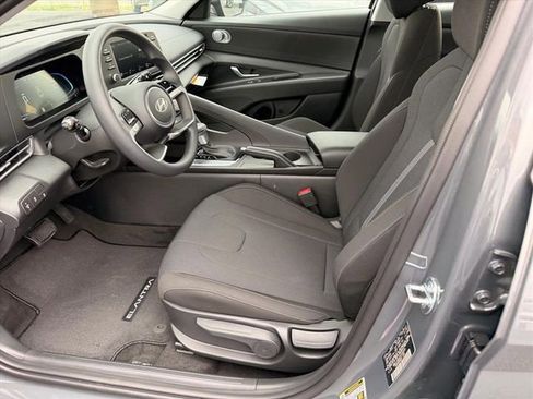 New 2026 Hyundai Elantra SE FWD image 10