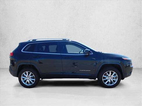 Used 2015 Jeep Cherokee Limited w/ Luxury Group AWD/4WD image 7