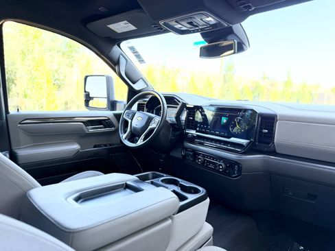 Used 2024 Chevrolet Silverado 1500 LT w/ Convenience Package II AWD/4WD image 23
