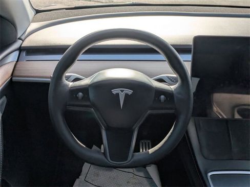 Used 2023 Tesla Model Y Performance image 15