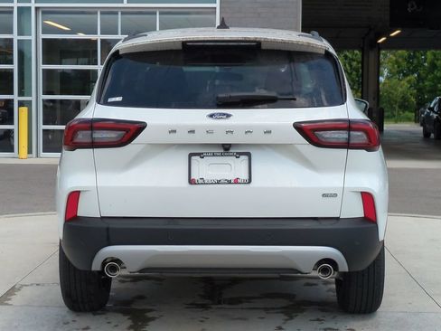 New 2025 Ford Escape SE FWD image 4
