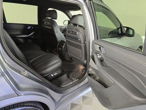 Used 2025 BMW X7 M60i AWD/4WD image 13