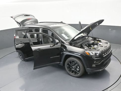 Used 2026 Jeep Compass Latitude AWD/4WD image 62