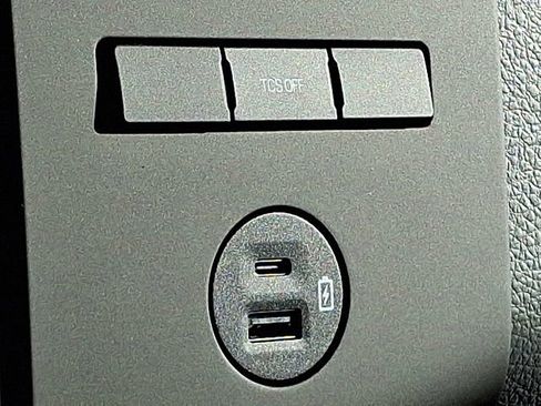 Used 2023 Ford F650 2WD Regular Cab Super Duty image 24