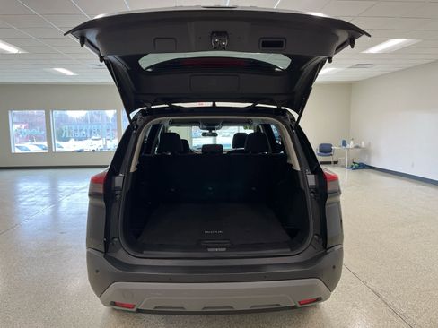 Used 2023 Nissan Rogue SV image 11