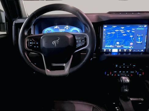 Used 2025 Ford Bronco Badlands AWD/4WD image 5