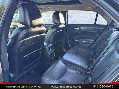 Used 2016 Chrysler 300 C RWD image 15