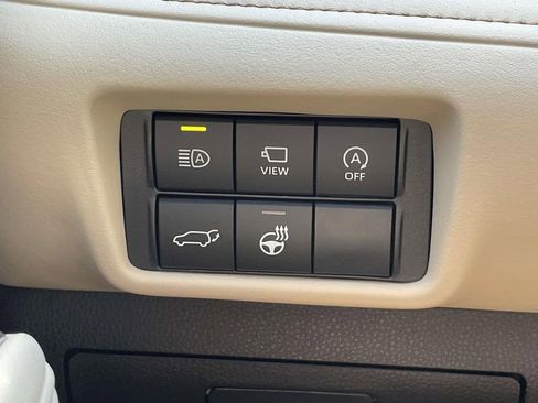 New 2025 Toyota Highlander Limited image 18