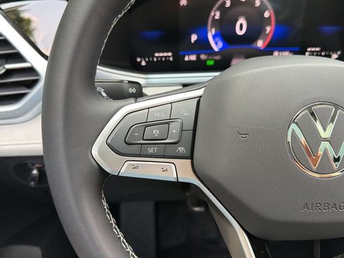 New 2026 Volkswagen Taos SE FWD image 24