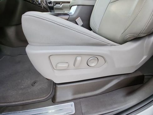 Used 2023 GMC Sierra 1500 SLT w/ SLT Premium Package image 39