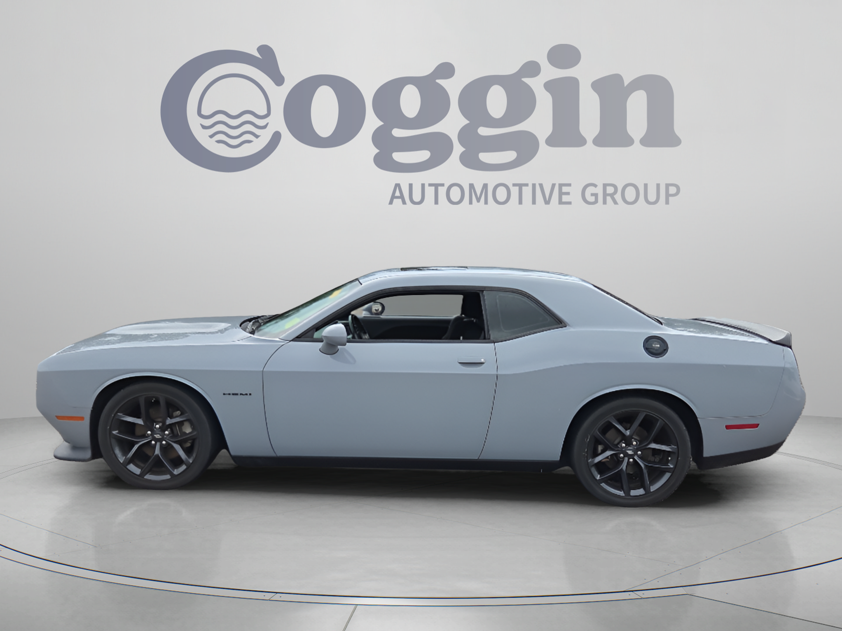 Used 2022 Dodge Challenger R/T w/ Blacktop Package RWD image 2