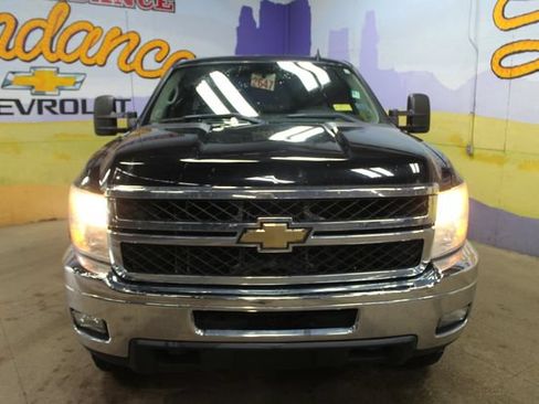 Used 2011 Chevrolet Silverado 2500 LT w/ Interior Plus Package AWD/4WD image 3