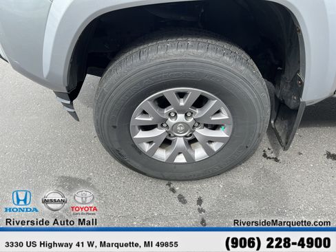 Used 2019 Toyota Tacoma SR5 AWD/4WD image 11