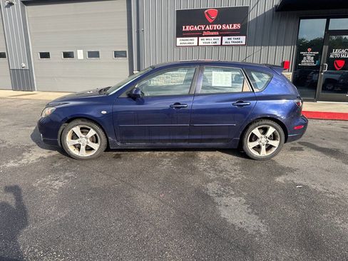 Used 2005 MAZDA MAZDA3 s w/ Moonroof & 6-CD Pkg image 2
