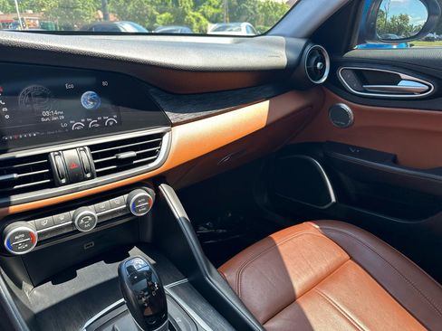 Used 2019 Alfa Romeo Giulia AWD w/ Quick Order Package 22J Sport image 15