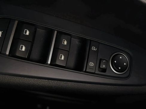 Used 2020 Kia Forte LXS FWD image 35
