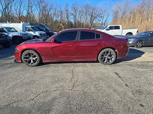 Used 2019 Dodge Charger GT image 3