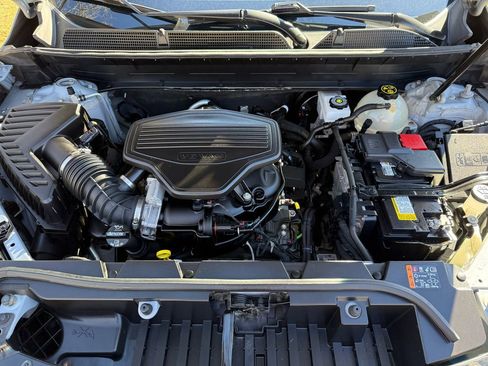 Used 2020 GMC Acadia SLT w/ Driver Alert Package II image 44